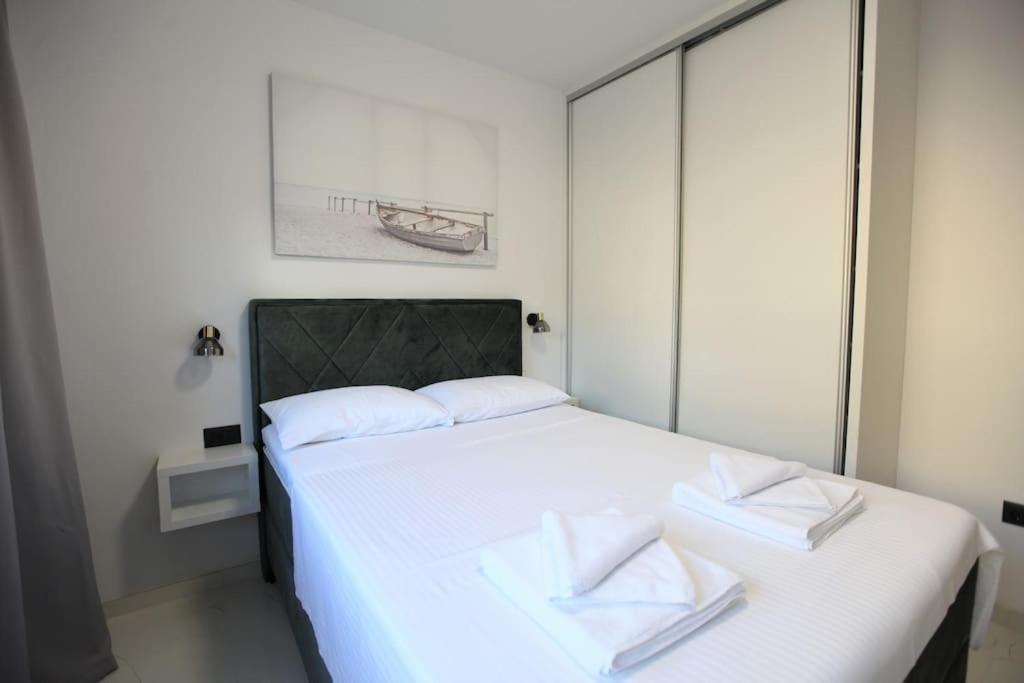 Luxury Villa Lana Apt, Seaview Terrace, Large Outdoor Space, Bbq Trogir Buitenkant foto