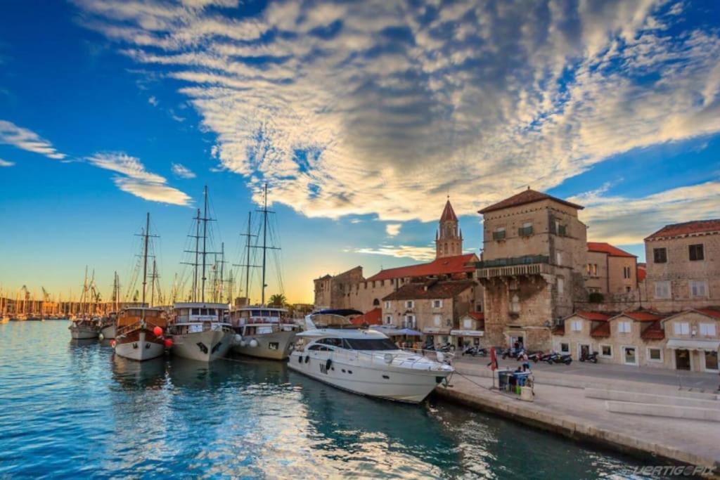 Luxury Villa Lana Apt, Seaview Terrace, Large Outdoor Space, Bbq Trogir Buitenkant foto