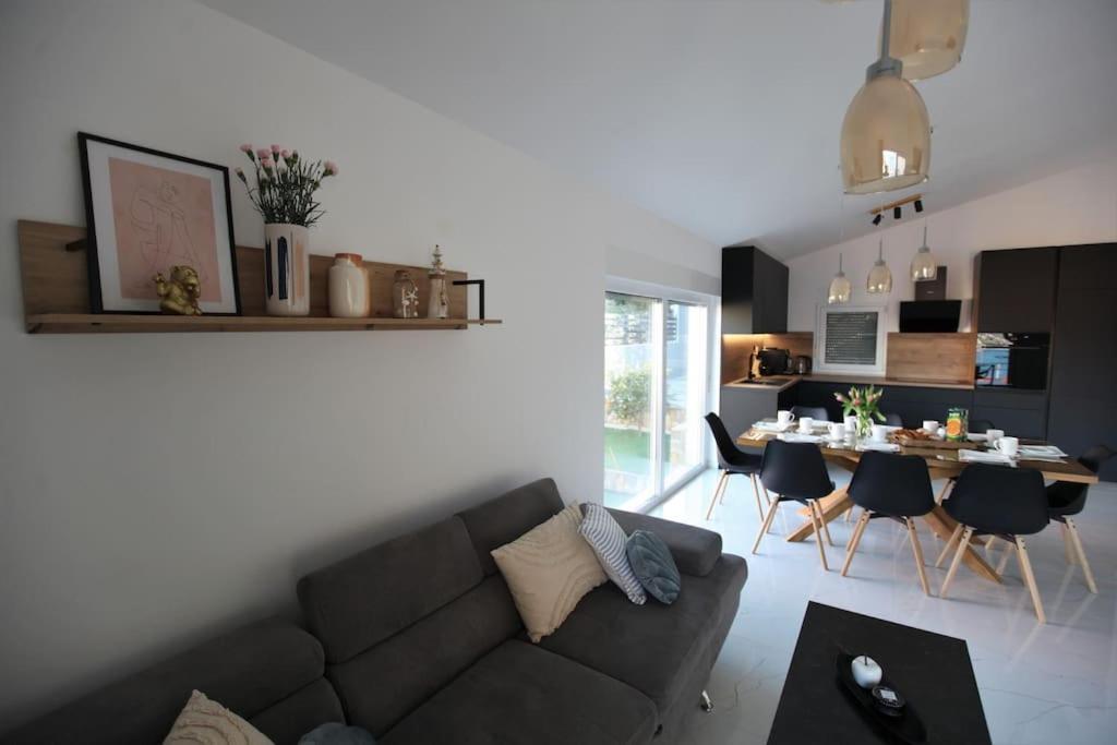 Luxury Villa Lana Apt, Seaview Terrace, Large Outdoor Space, Bbq Trogir Buitenkant foto