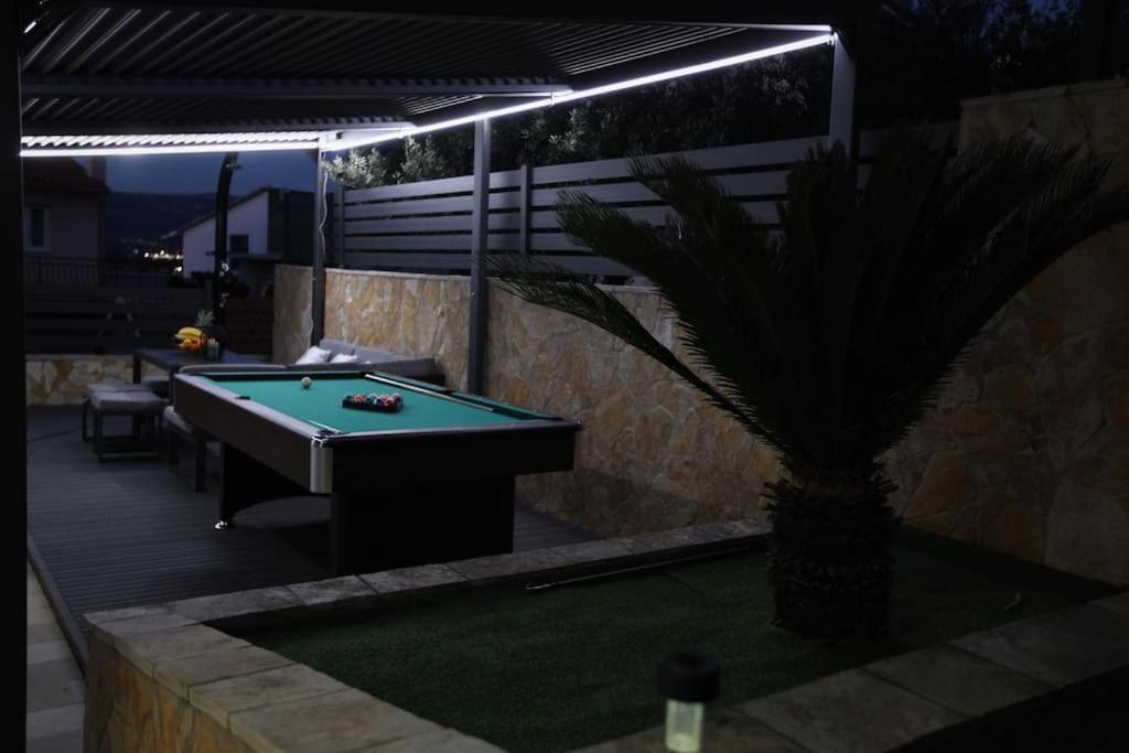 Luxury Villa Lana Apt, Seaview Terrace, Large Outdoor Space, Bbq Trogir Buitenkant foto