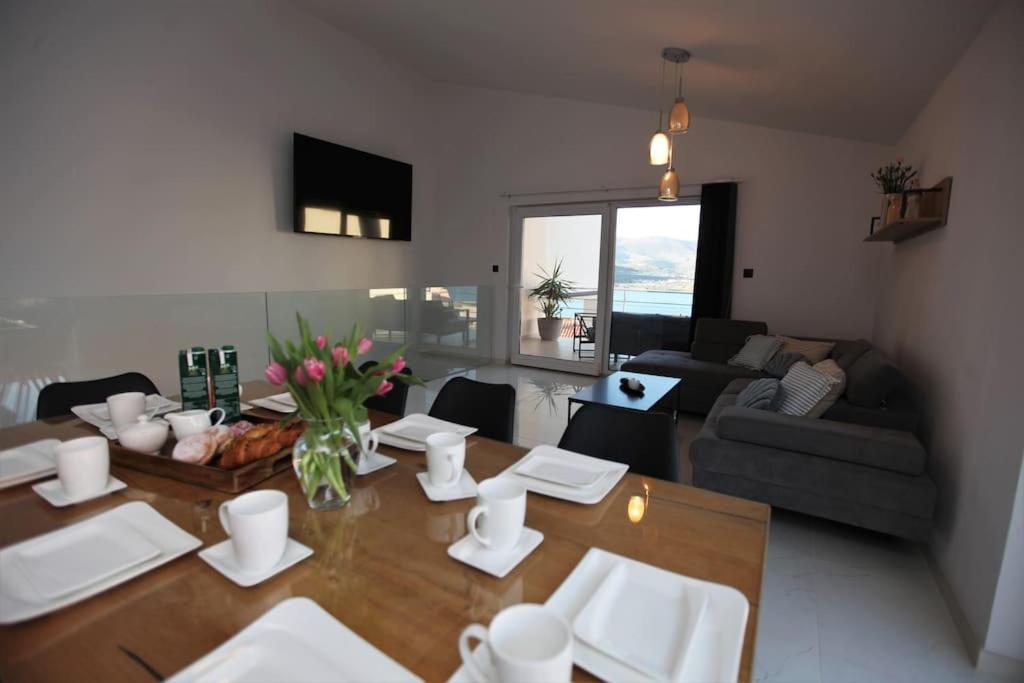 Luxury Villa Lana Apt, Seaview Terrace, Large Outdoor Space, Bbq Trogir Buitenkant foto