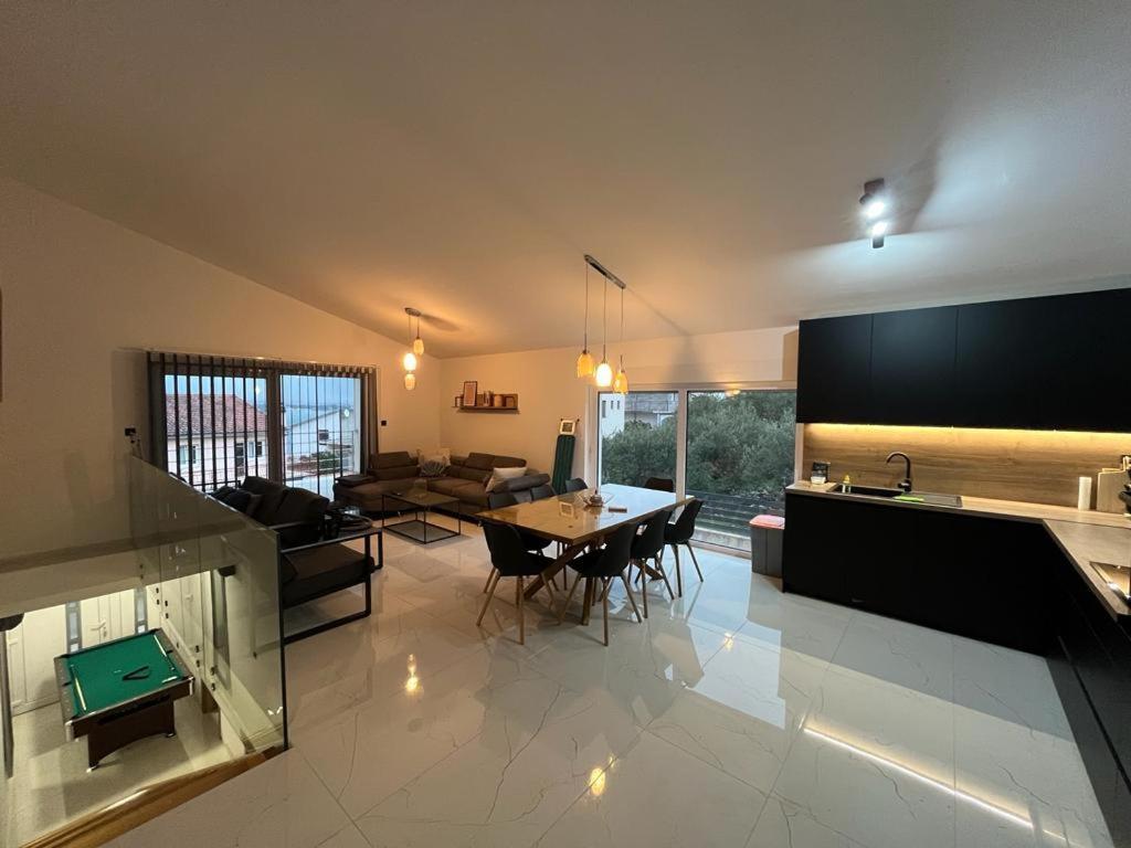 Luxury Villa Lana Apt, Seaview Terrace, Large Outdoor Space, Bbq Trogir Buitenkant foto